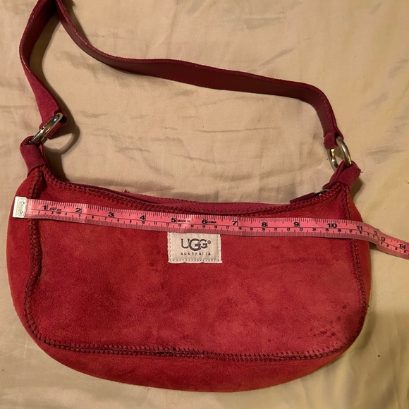 Women’s Ugg Dark Pink Shoulder Bag Sheepskin fur Like New - Picture 1 of 4